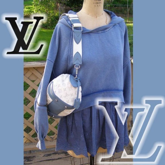Louis Vuitton Handbags - LOUIS VUITTON spring summer 2012 denim pochette